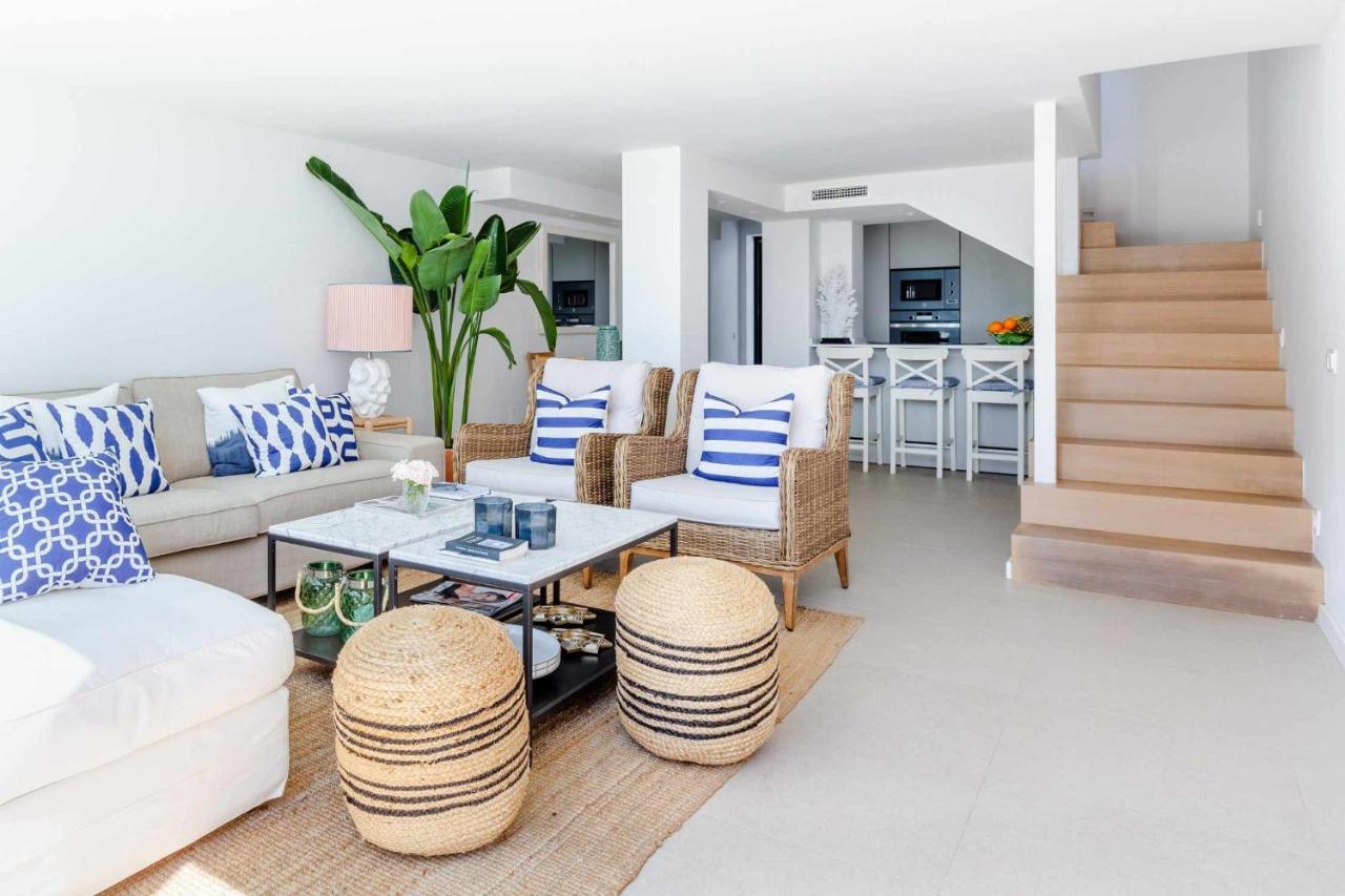 Rincon Del Mar Watch Waves Roll In From The Lavenderfringed Balcony Villa Rincon de la Victoria Luaran gambar