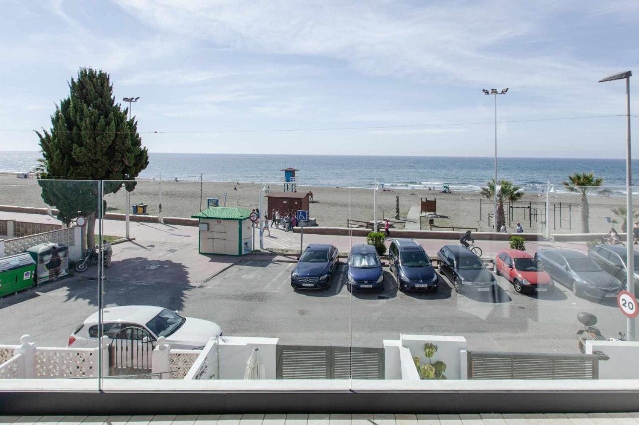 Rincon Del Mar Watch Waves Roll In From The Lavenderfringed Balcony Villa Rincon de la Victoria Luaran gambar