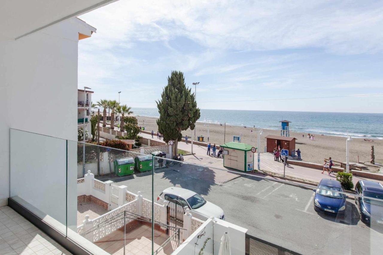 Rincon Del Mar Watch Waves Roll In From The Lavenderfringed Balcony Villa Rincon de la Victoria Luaran gambar